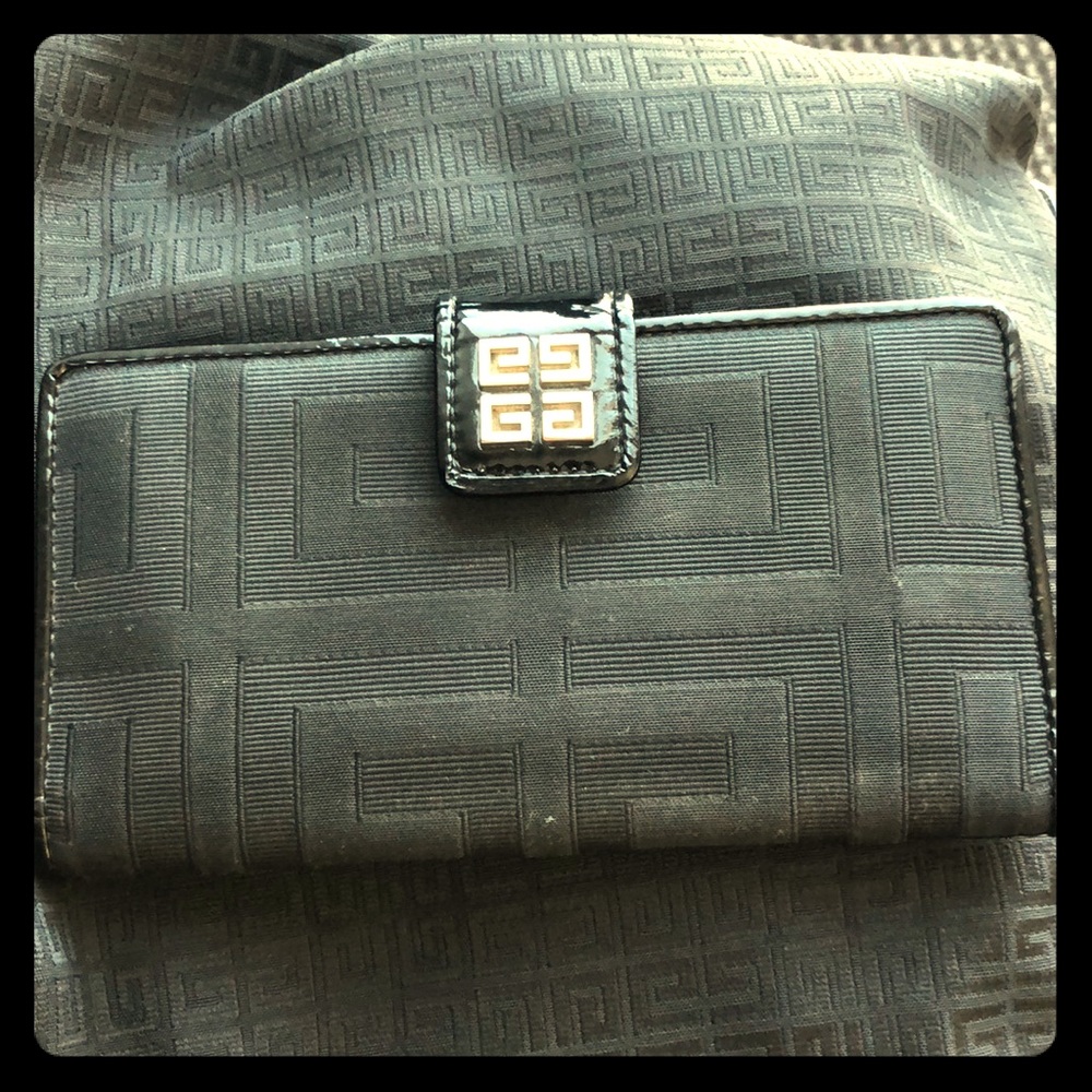 GIVENCHY WALLET